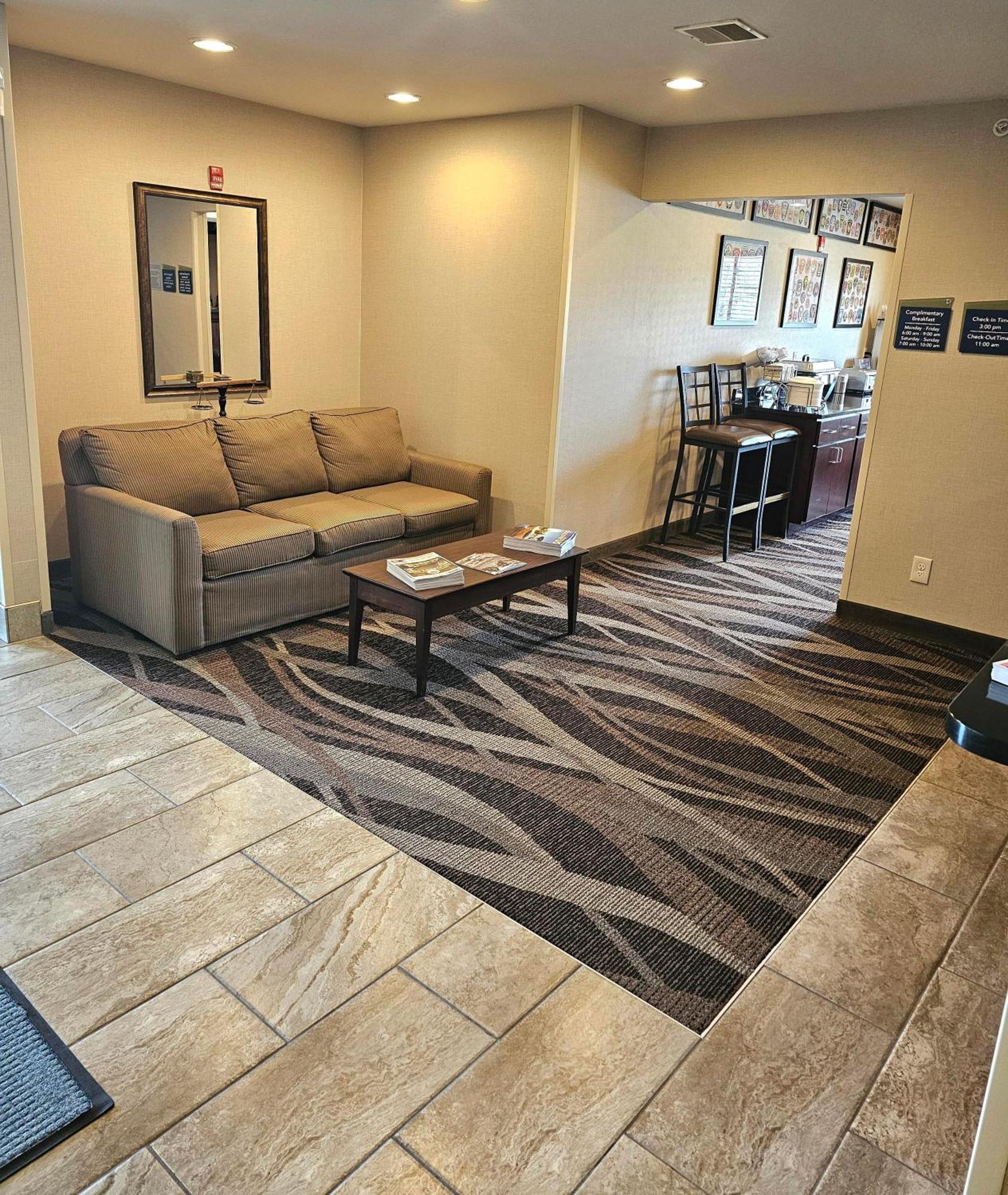 Cobblestone Inn & Suites - Clintonville Экстерьер фото