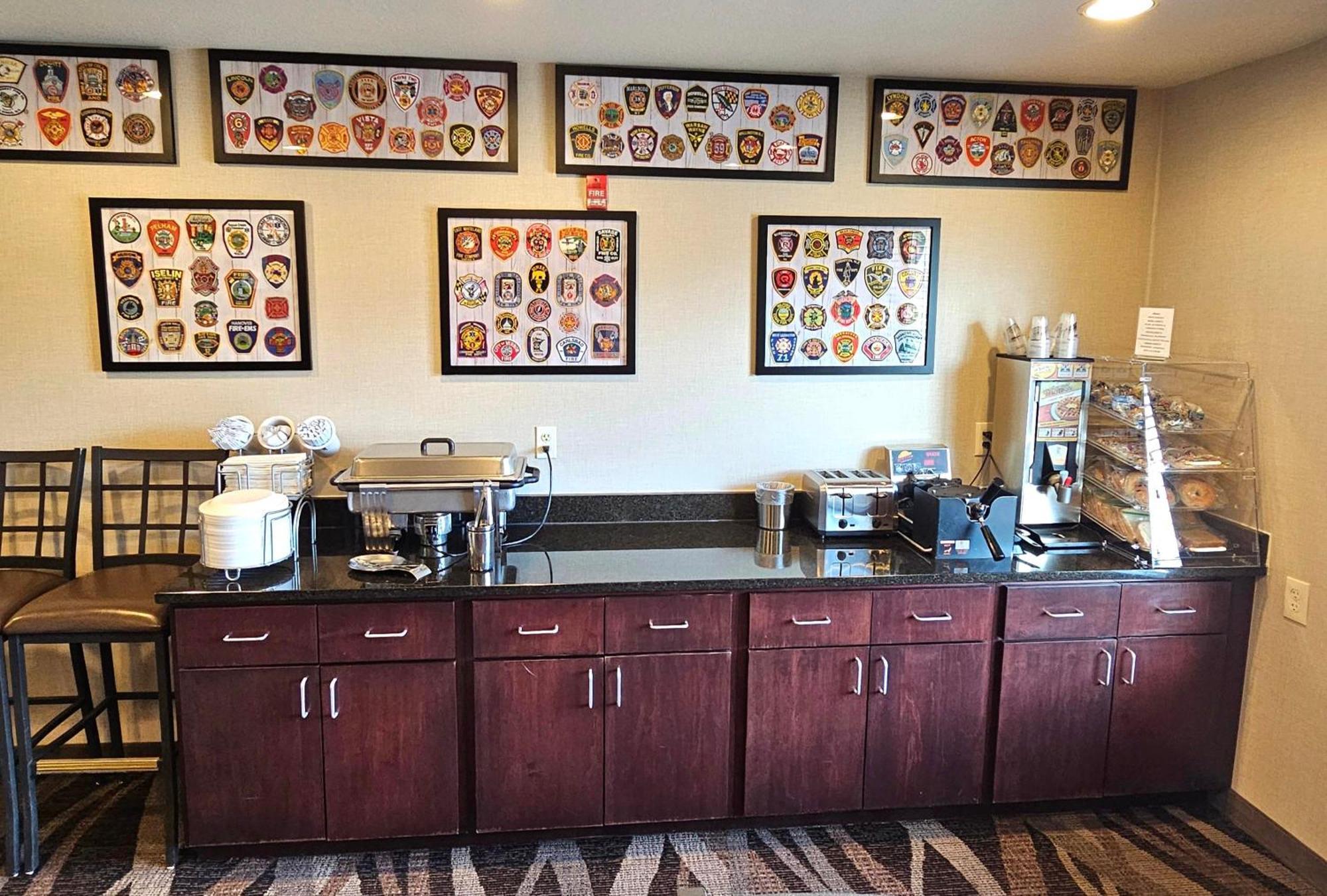 Cobblestone Inn & Suites - Clintonville Экстерьер фото