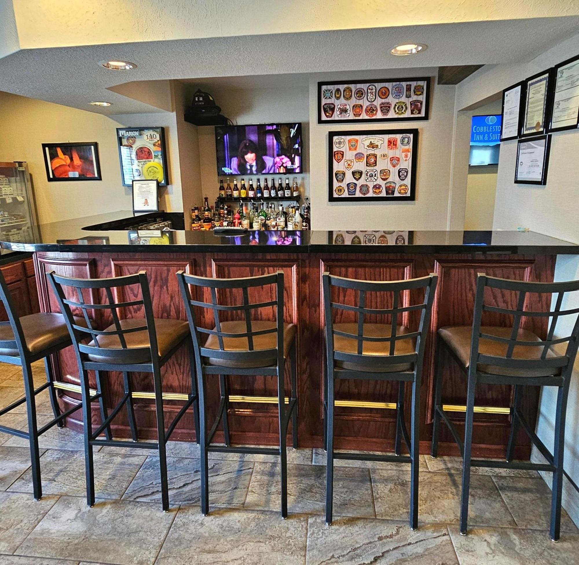 Cobblestone Inn & Suites - Clintonville Экстерьер фото