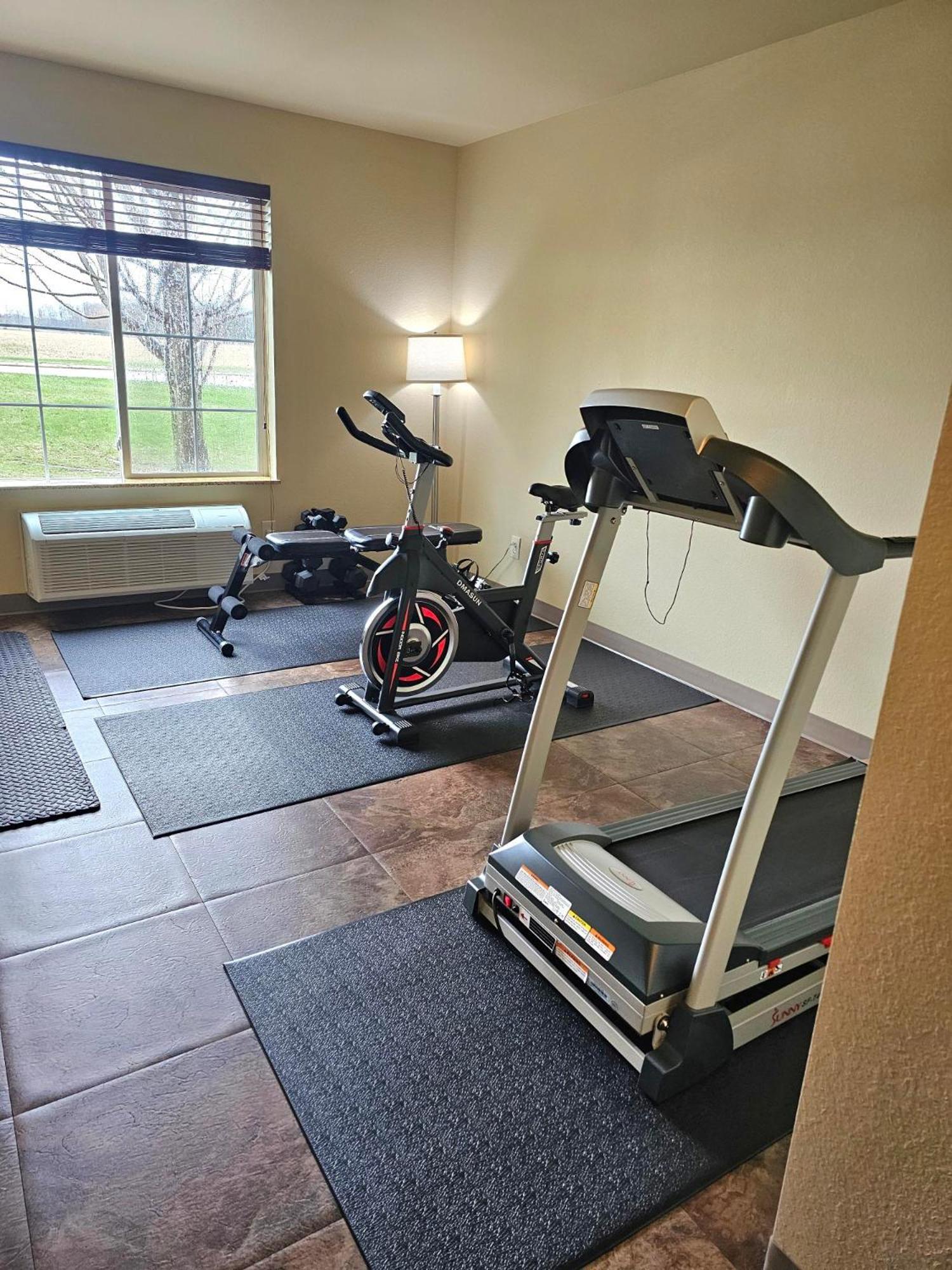 Cobblestone Inn & Suites - Clintonville Экстерьер фото