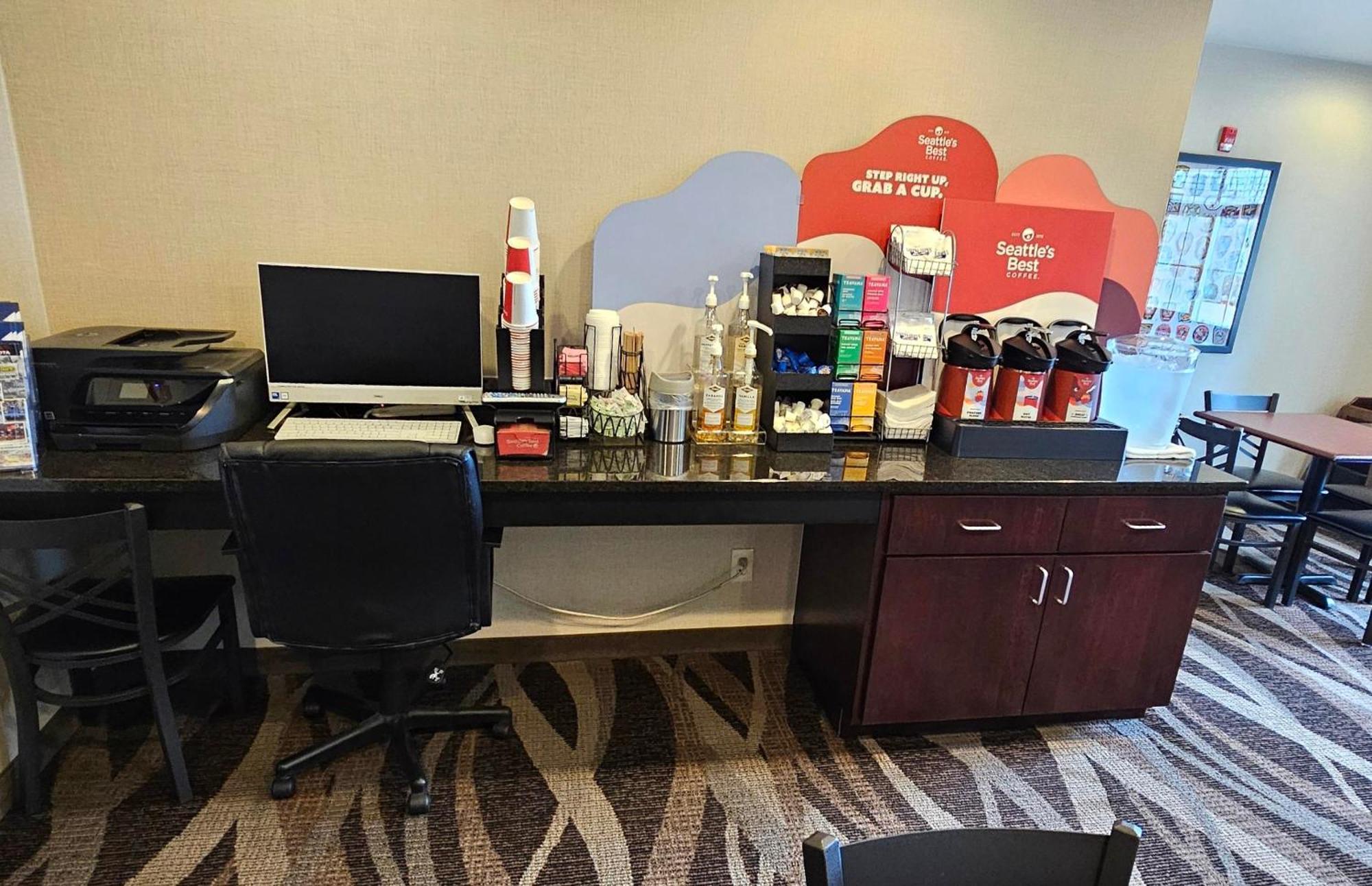Cobblestone Inn & Suites - Clintonville Экстерьер фото