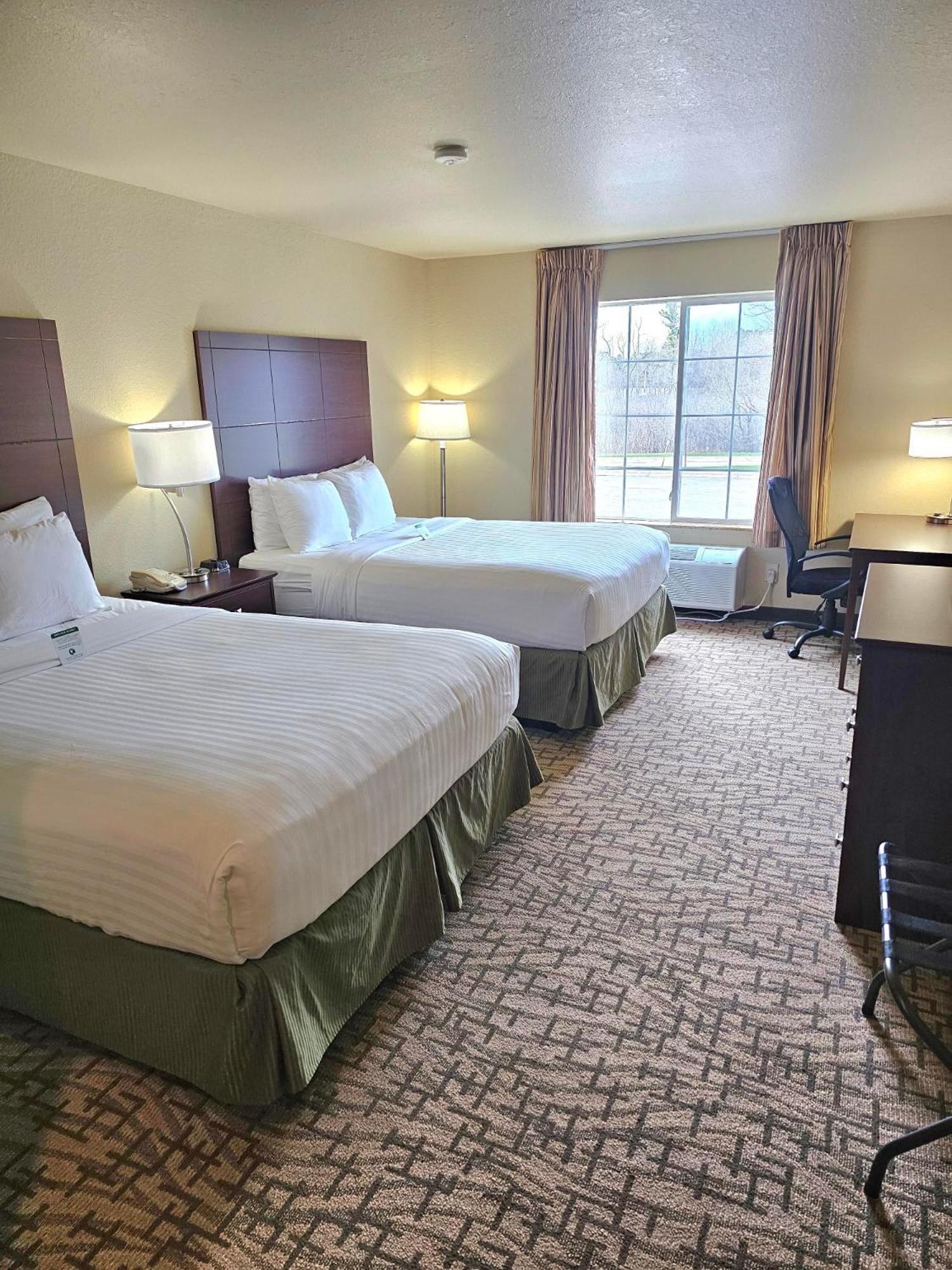 Cobblestone Inn & Suites - Clintonville Экстерьер фото