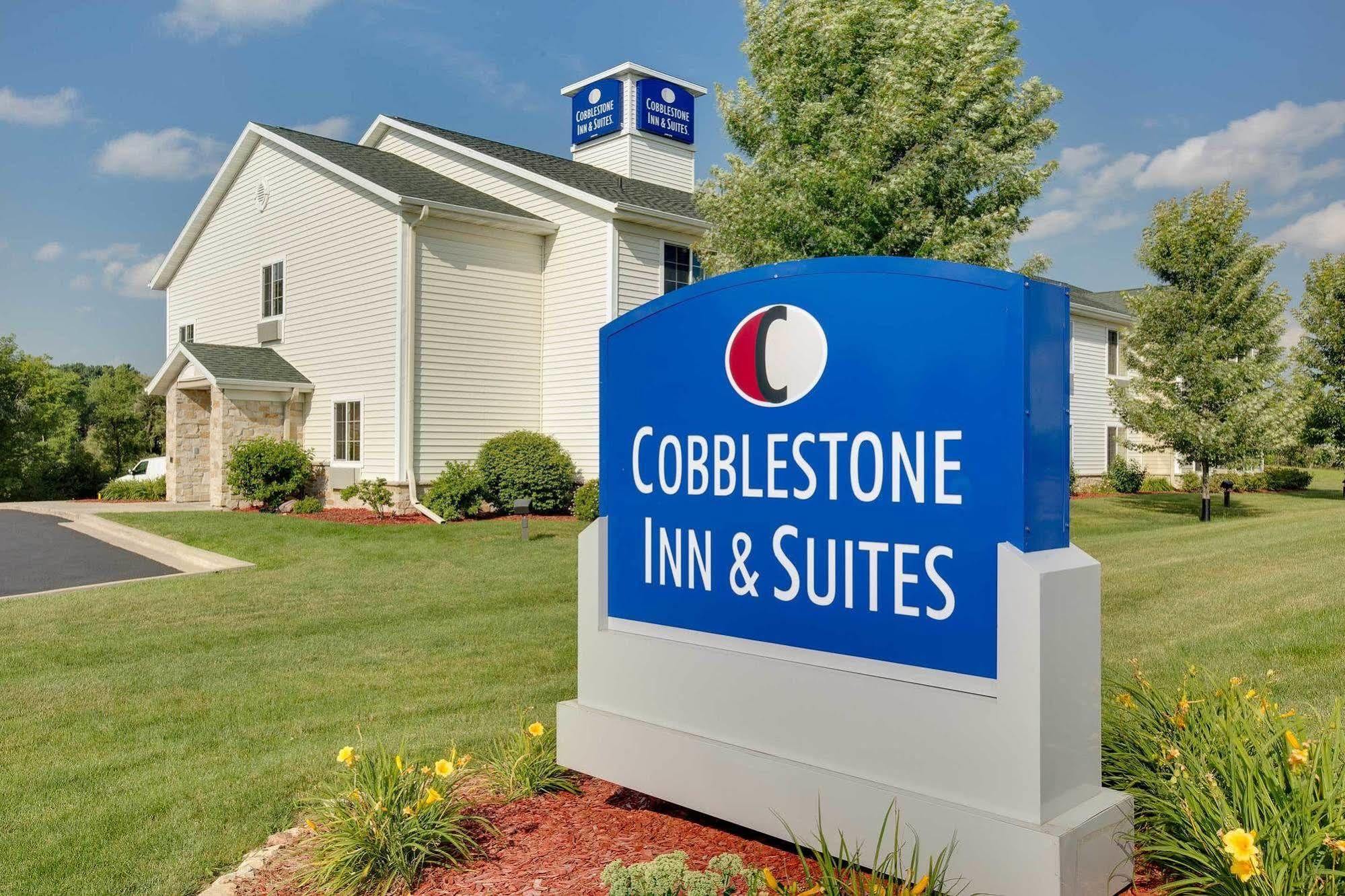 Cobblestone Inn & Suites - Clintonville Экстерьер фото