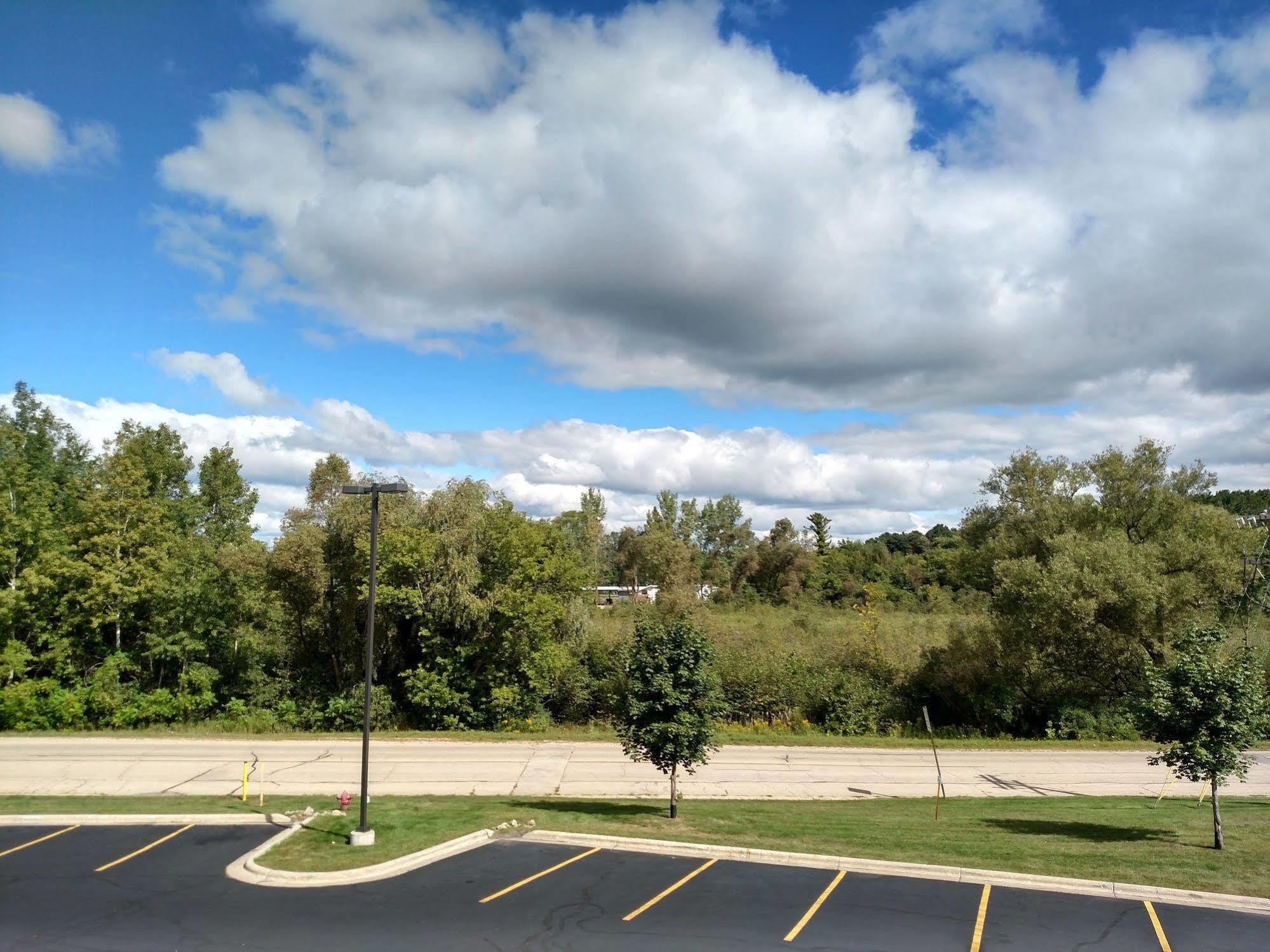 Cobblestone Inn & Suites - Clintonville Экстерьер фото